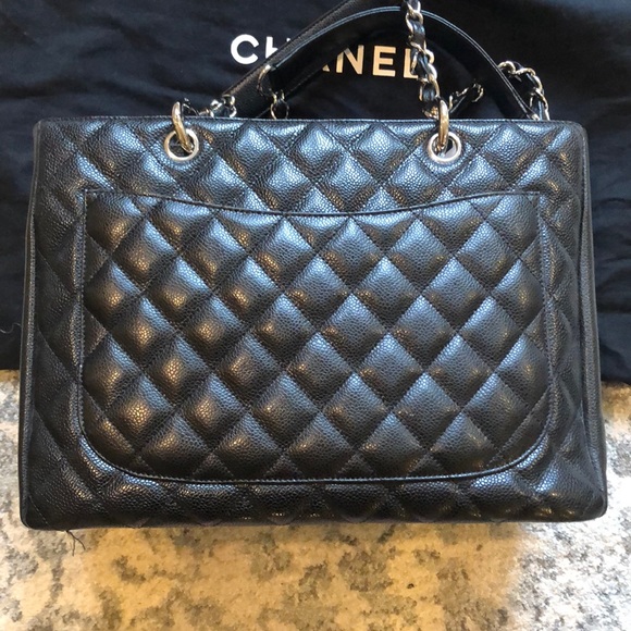 CHANEL Grand Shopping Tote - Picture 4 of 7
